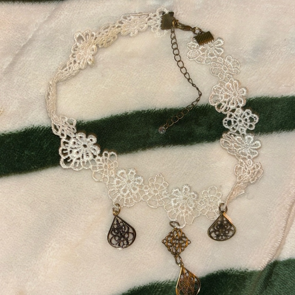 Cute vintage choker